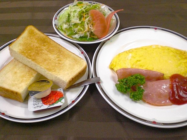 オムレツ・トースト